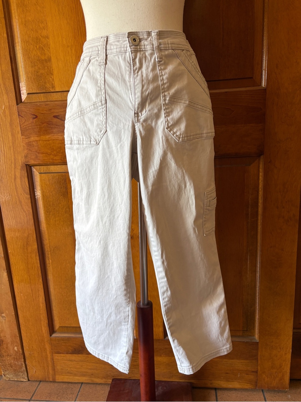 Missy Size 10 Bandolino Light Beige Relaxed Jeans
